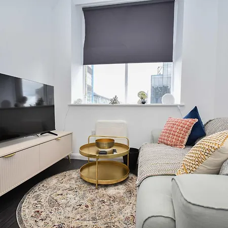 Modern & Compact 1 Bedroom In