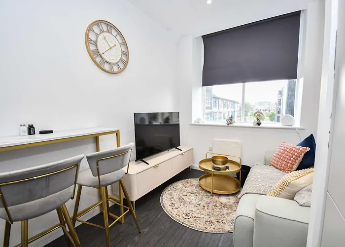 Modern & Compact 1 Bedroom In Apartment