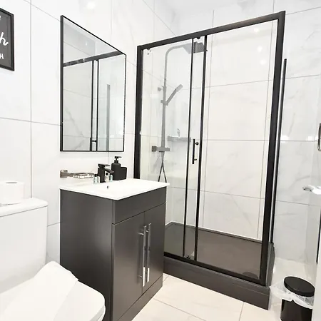 Modern & Compact 1 Bedroom In