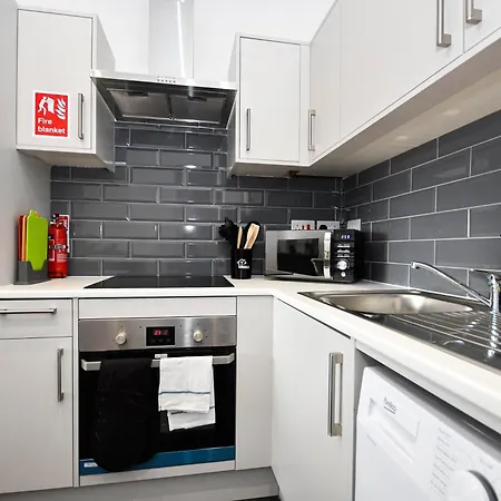 Modern & Compact 1 Bedroom In 아파트 *